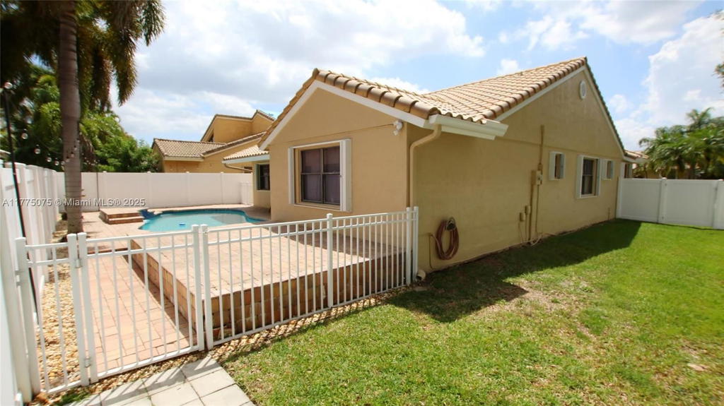 Real estate property located at 6302 Tweksbury Ter, Broward, Waverly Hundred, Davie, FL