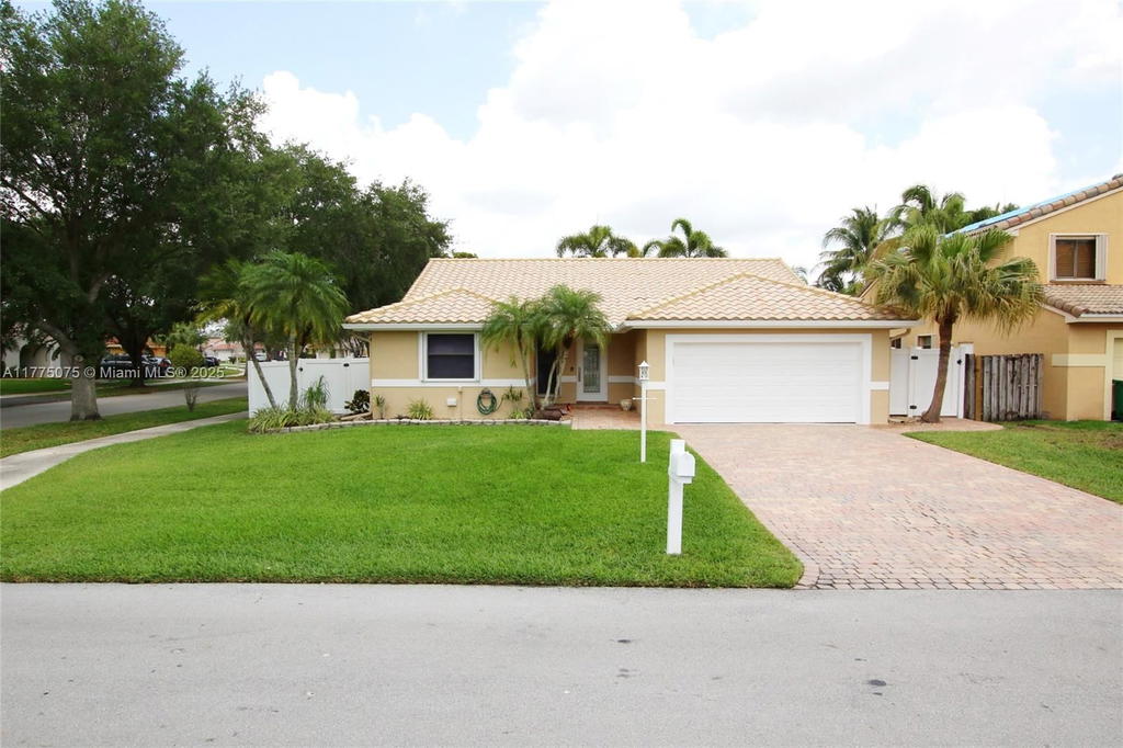 Real estate property located at 6302 Tweksbury Ter, Broward, Waverly Hundred, Davie, FL