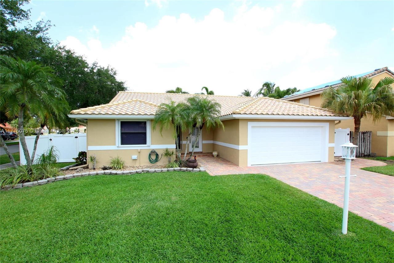Real estate property located at 6302 Tweksbury Ter, Broward, Waverly Hundred, Davie, FL