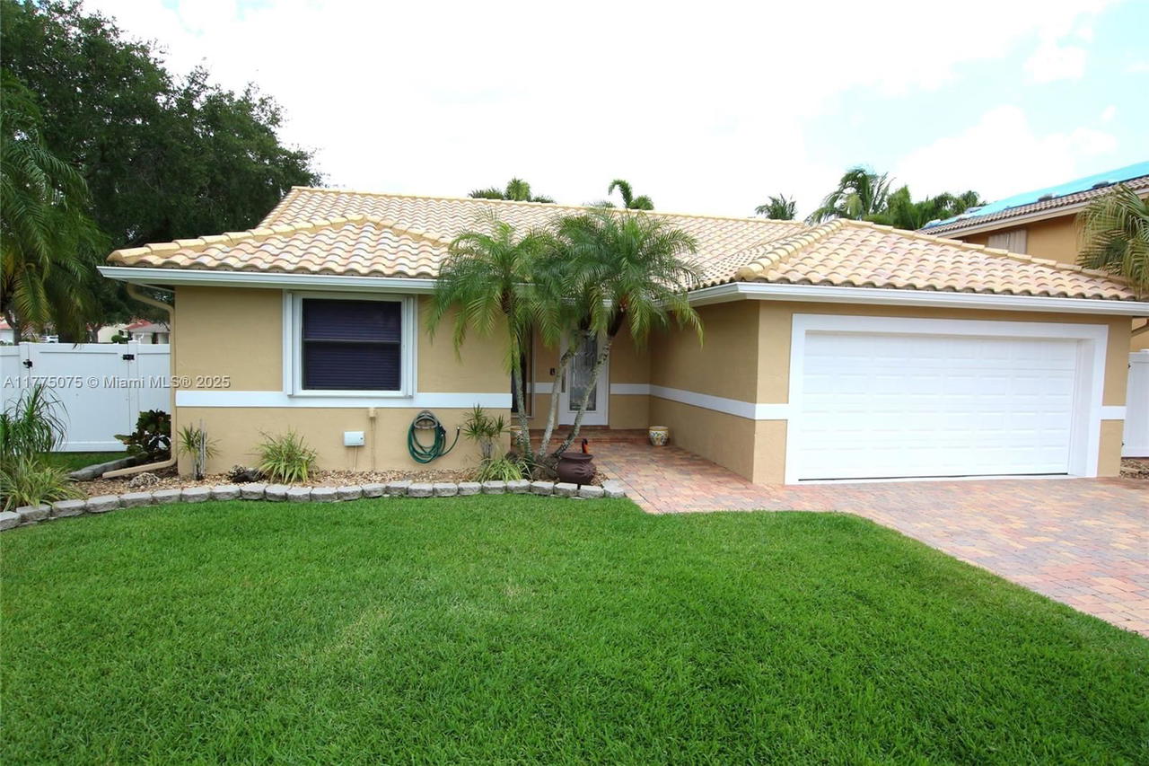 Real estate property located at 6302 Tweksbury Ter, Broward, Waverly Hundred, Davie, FL