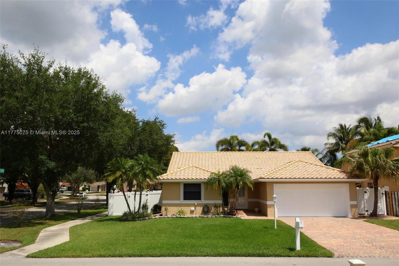 Real estate property located at 6302 Tweksbury Ter, Broward, Waverly Hundred, Davie, FL
