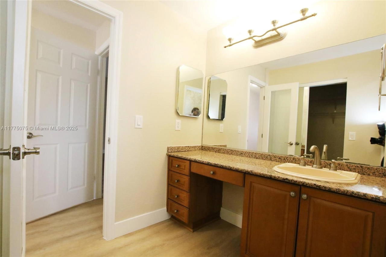 Real estate property located at 6302 Tweksbury Ter, Broward, Waverly Hundred, Davie, FL