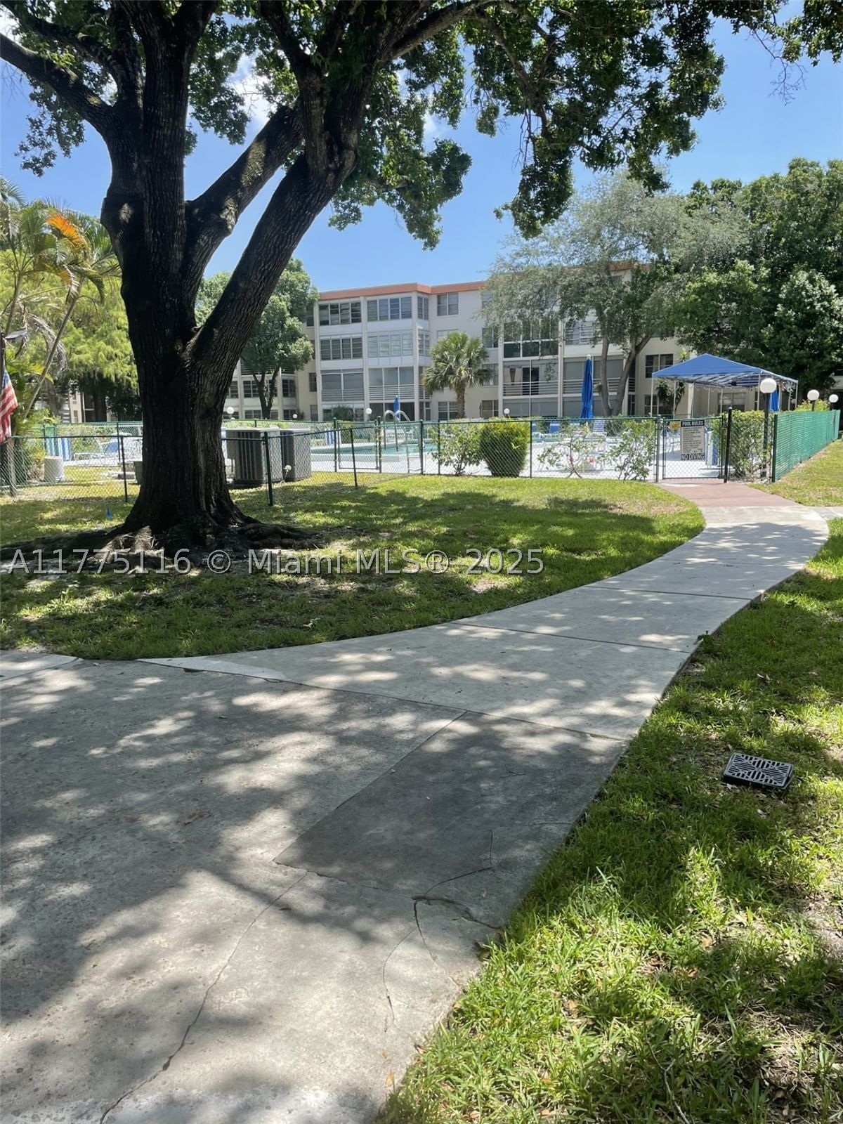 Real estate property located at 2600 49th Ave #403, Broward, Cypress Chase, Lauderdale Lakes, FL