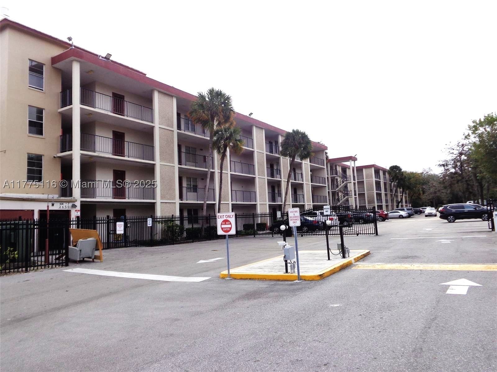 Real estate property located at 2600 49th Ave #403, Broward, Cypress Chase, Lauderdale Lakes, FL