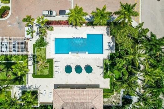 Real estate property located at 765 Crandon Blvd #202, Miami-dade, Lake Tower Condo, Key Biscayne, FL
