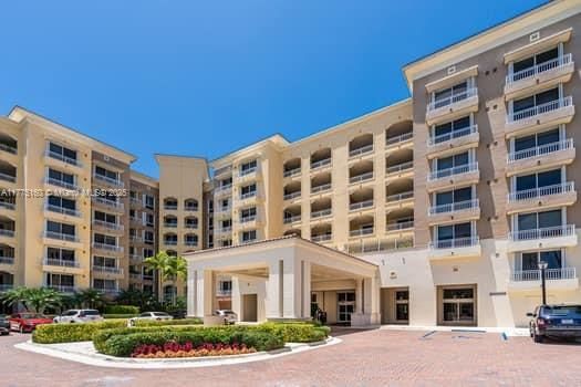 Real estate property located at 765 Crandon Blvd #202, Miami-dade, Lake Tower Condo, Key Biscayne, FL
