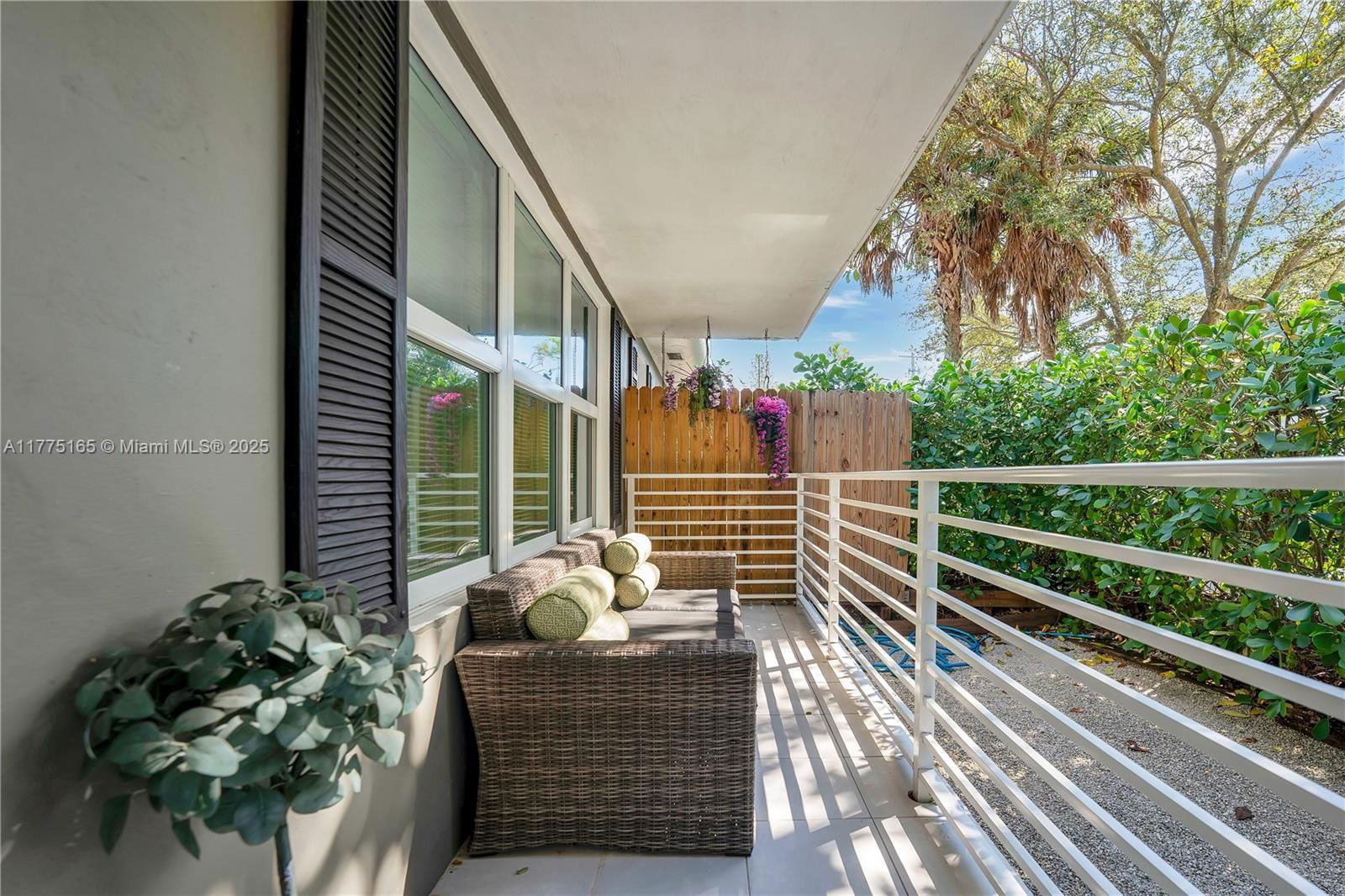 Real estate property located at 9111 4th Ave, Miami-dade, Pinewood Park Pl Amd 2nd, Miami, FL
