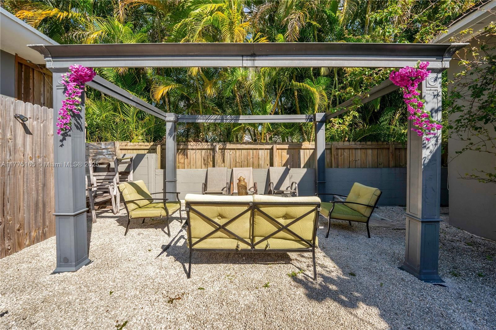 Real estate property located at 9111 4th Ave, Miami-dade, Pinewood Park Pl Amd 2nd, Miami, FL