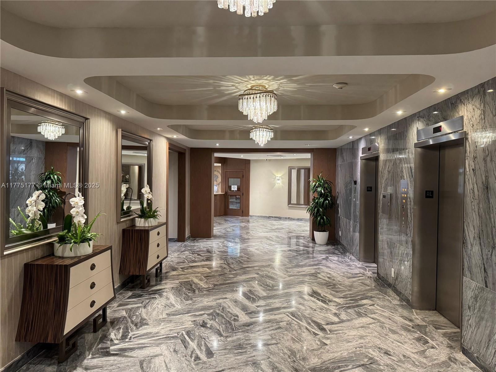 Real estate property located at 5401 Collins Ave #1016, Miami-dade, The Carriage House Condo, Miami Beach, FL