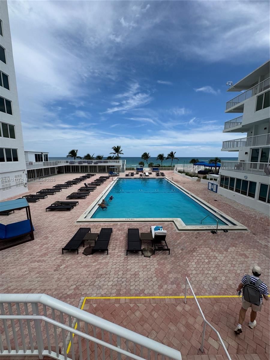 Real estate property located at 5401 Collins Ave #1016, Miami-dade, The Carriage House Condo, Miami Beach, FL