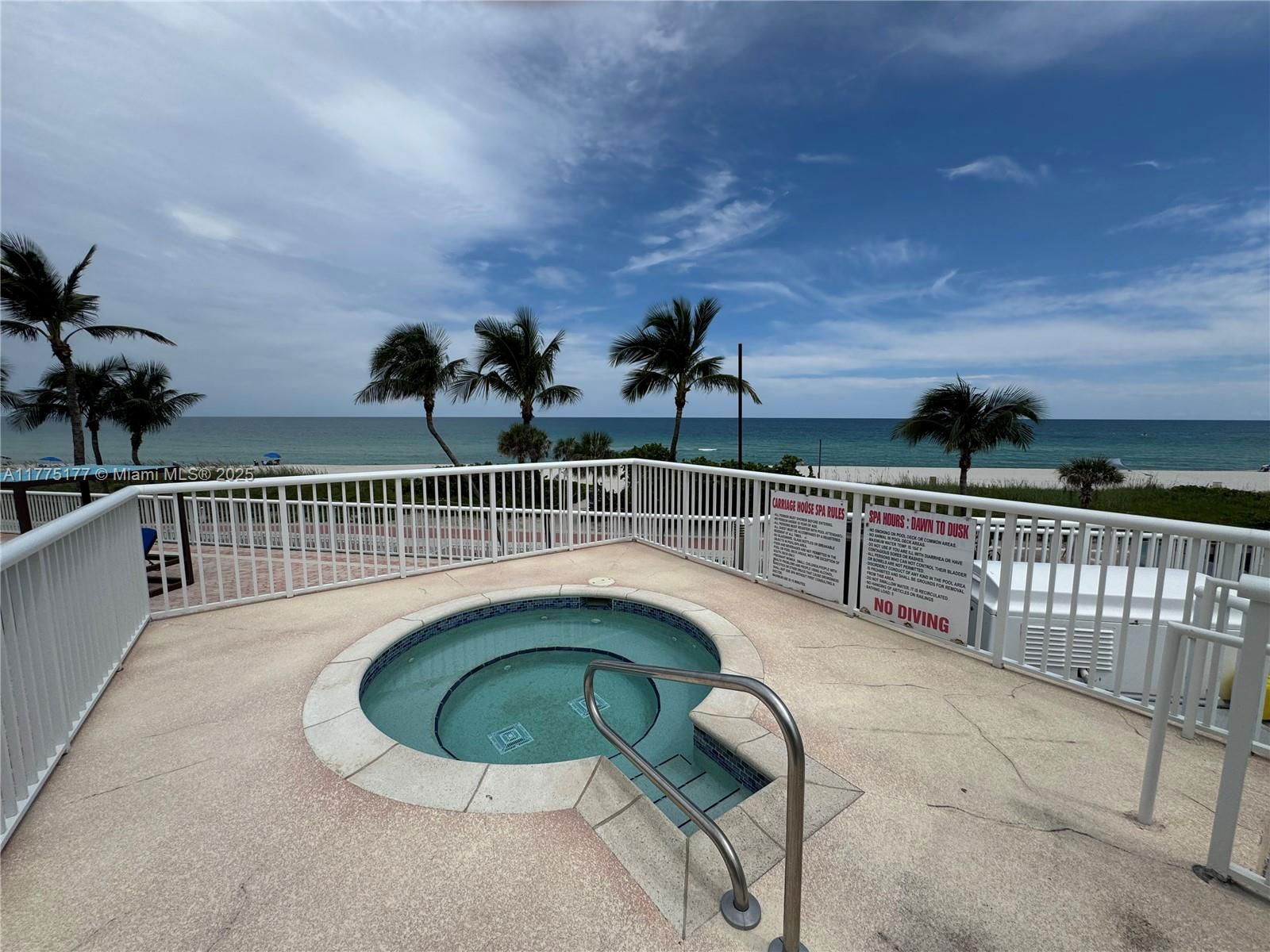 Real estate property located at 5401 Collins Ave #1016, Miami-dade, The Carriage House Condo, Miami Beach, FL