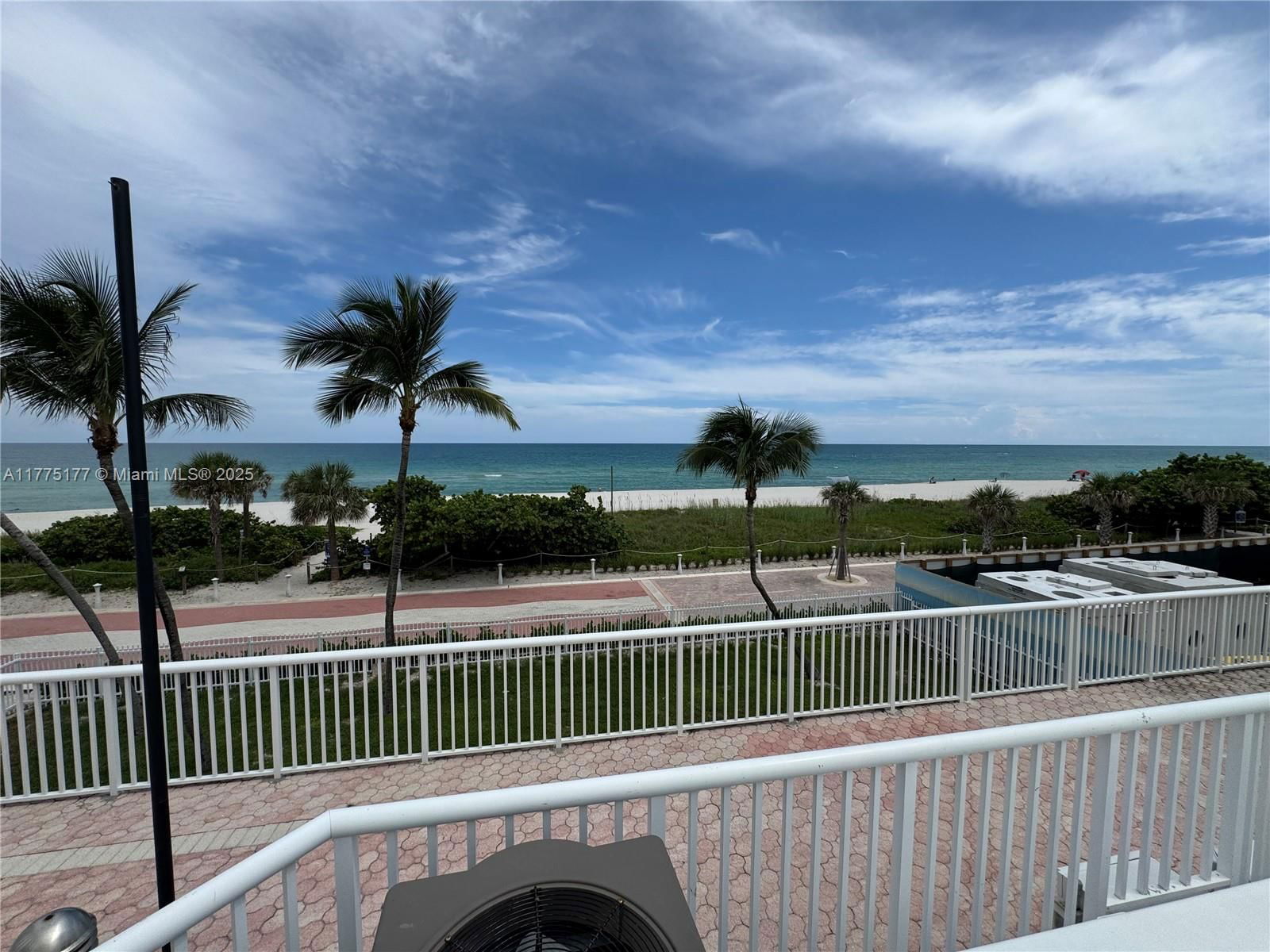 Real estate property located at 5401 Collins Ave #1016, Miami-dade, The Carriage House Condo, Miami Beach, FL