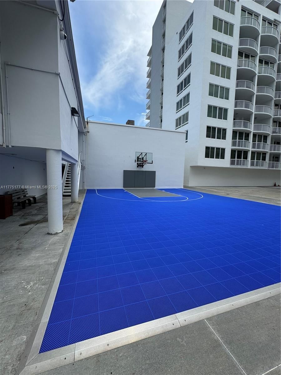 Real estate property located at 5401 Collins Ave #1016, Miami-dade, The Carriage House Condo, Miami Beach, FL