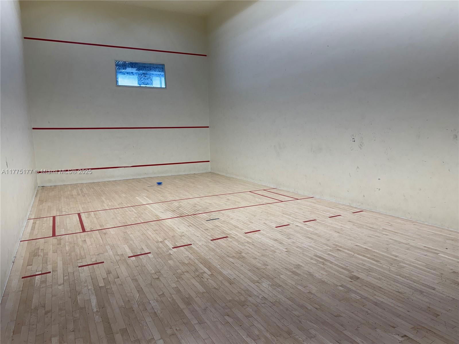 Real estate property located at 5401 Collins Ave #1016, Miami-dade, The Carriage House Condo, Miami Beach, FL