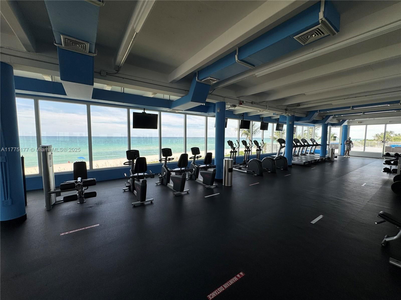 Real estate property located at 5401 Collins Ave #1016, Miami-dade, The Carriage House Condo, Miami Beach, FL