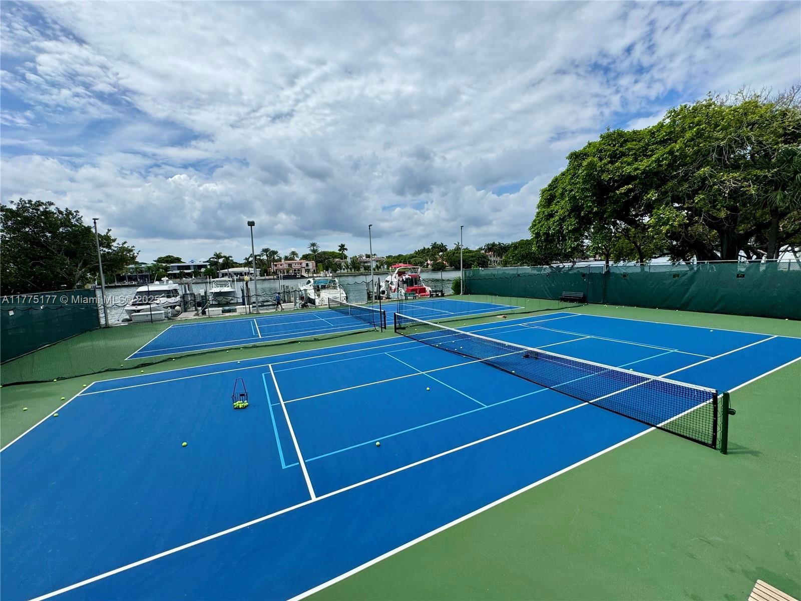 Real estate property located at 5401 Collins Ave #1016, Miami-dade, The Carriage House Condo, Miami Beach, FL