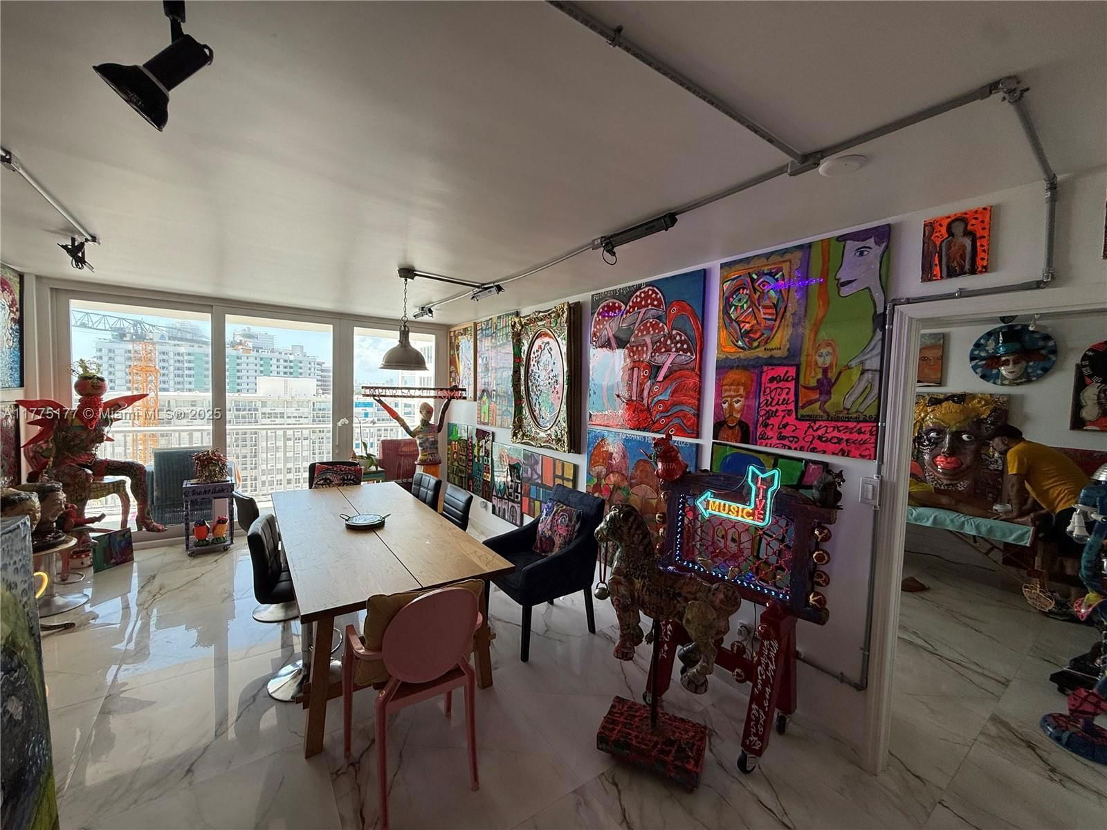 Real estate property located at 5401 Collins Ave #1016, Miami-dade, The Carriage House Condo, Miami Beach, FL
