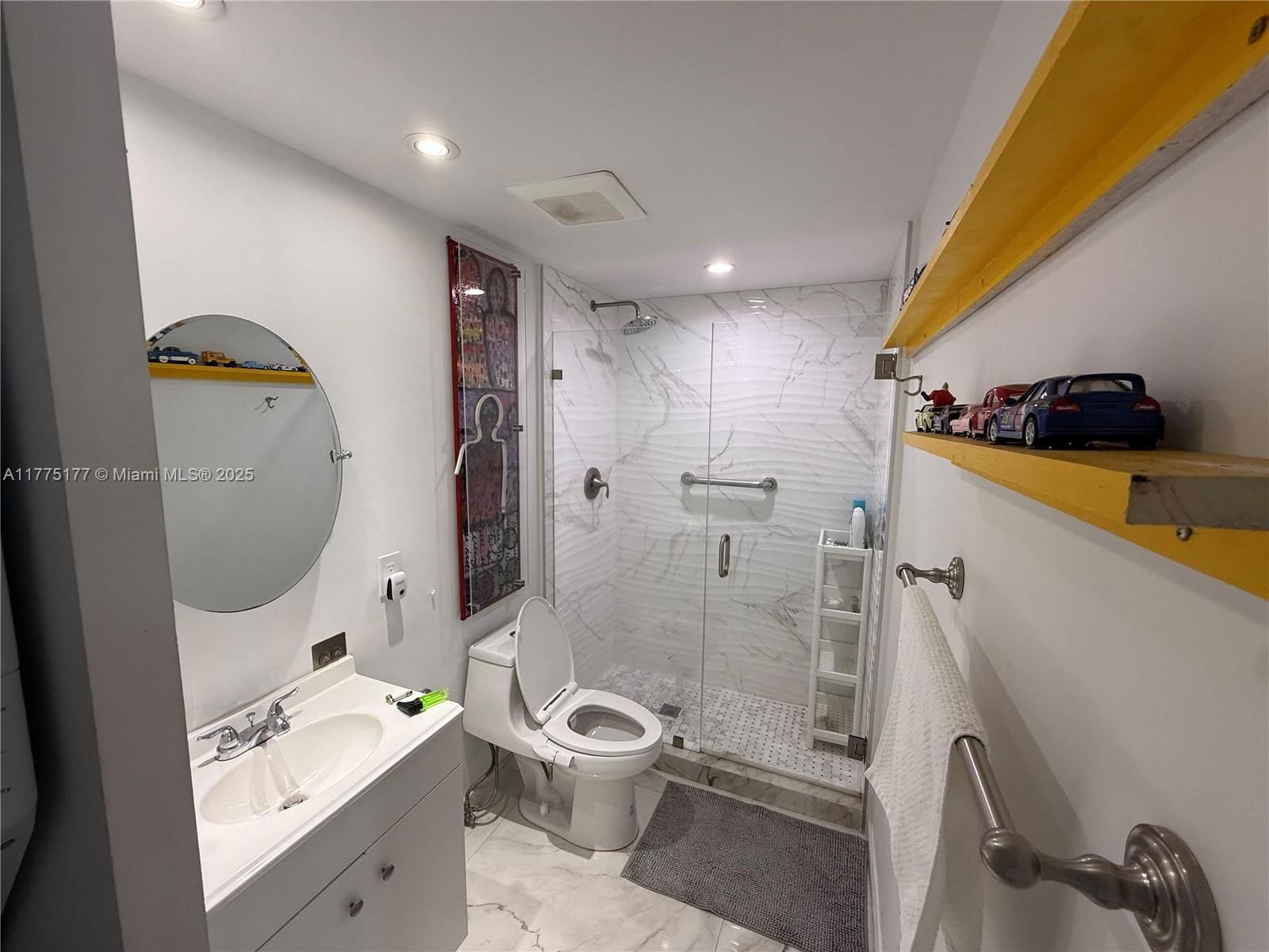 Real estate property located at 5401 Collins Ave #1016, Miami-dade, The Carriage House Condo, Miami Beach, FL