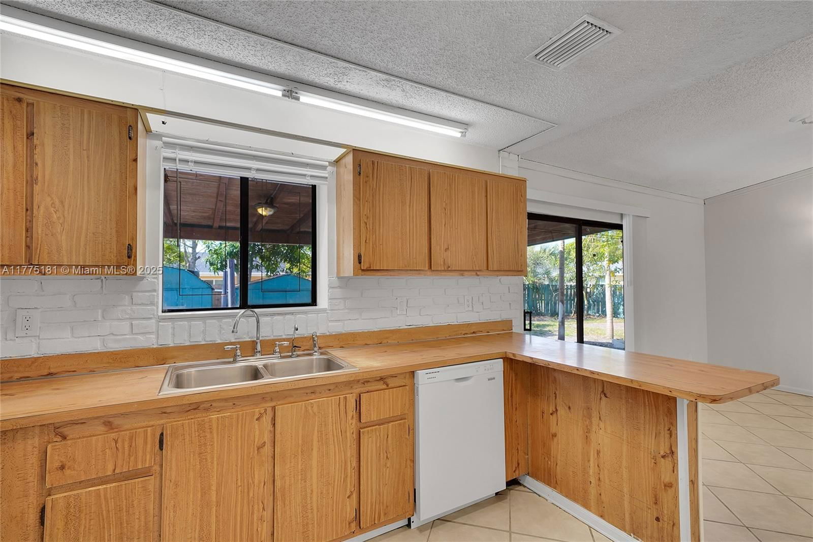 Real estate property located at 7818 7th Pl, Broward, Lauderdale North Park Sec, North Lauderdale, FL