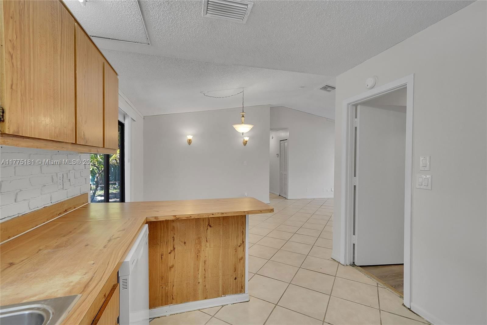 Real estate property located at 7818 7th Pl, Broward, Lauderdale North Park Sec, North Lauderdale, FL