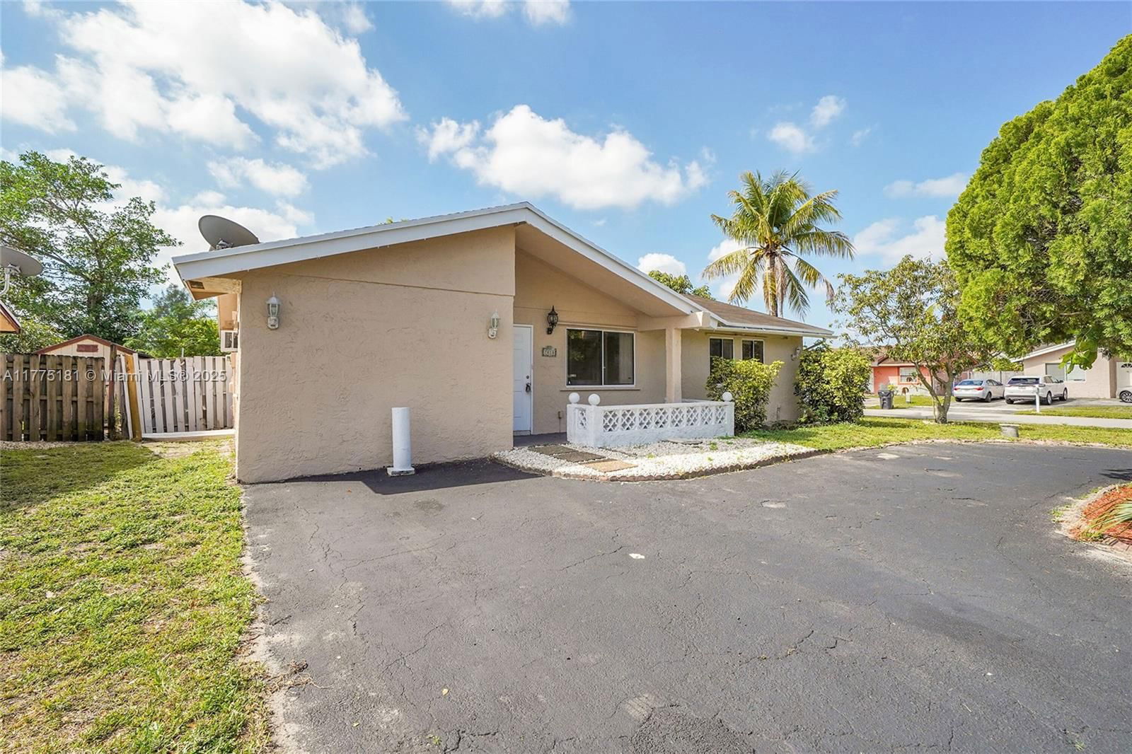 Real estate property located at 7818 7th Pl, Broward, Lauderdale North Park Sec, North Lauderdale, FL