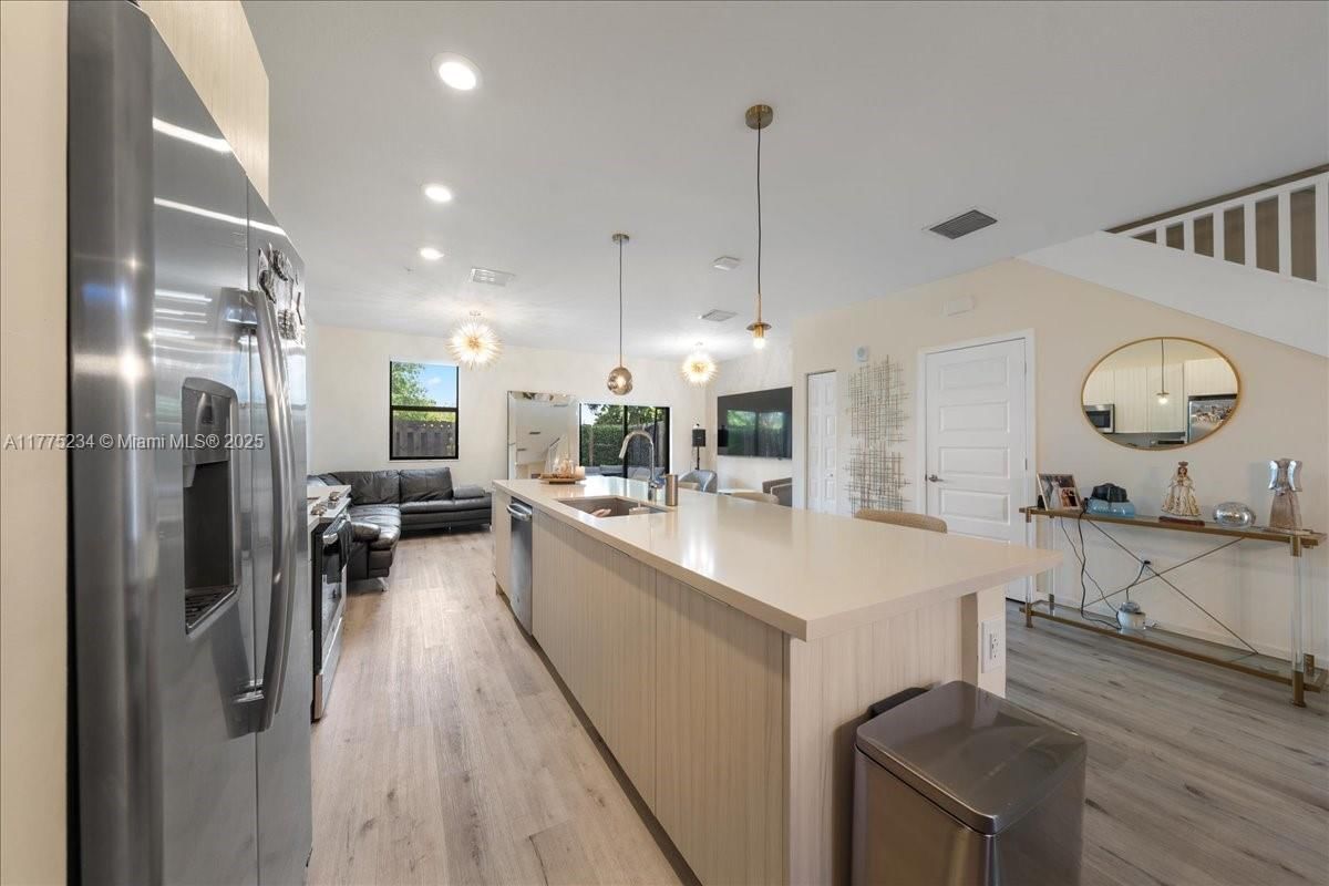 Real estate property located at 10413 82nd St #9, Miami-dade, Highland At Park Central, Doral, FL