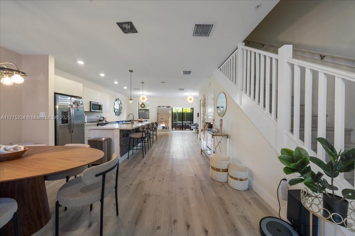 Real estate property located at 10413 82nd St #9, Miami-dade, Highland At Park Central, Doral, FL