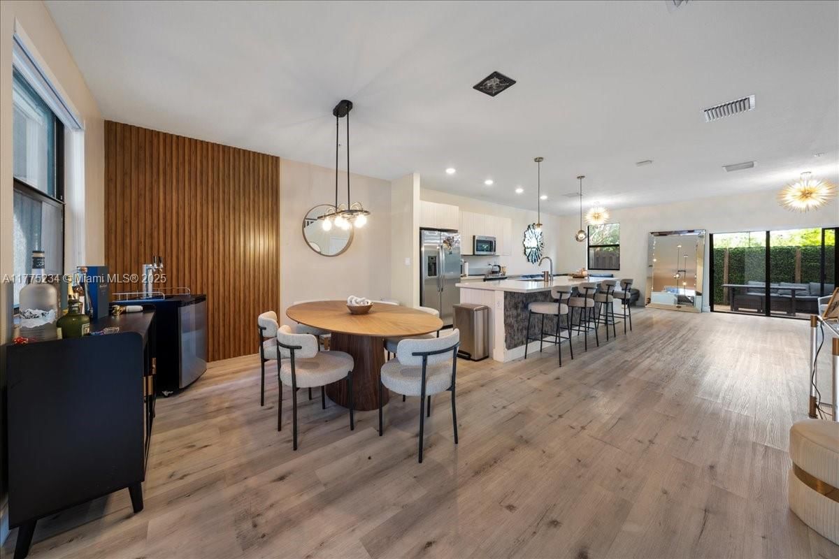 Real estate property located at 10413 82nd St #9, Miami-dade, Highland At Park Central, Doral, FL