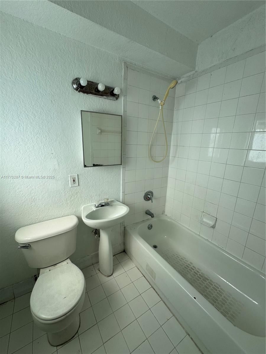 Real estate property located at 8456 4th Ct #8456, Miami-dade, Sunset Palm Villas Condo, Miami, FL