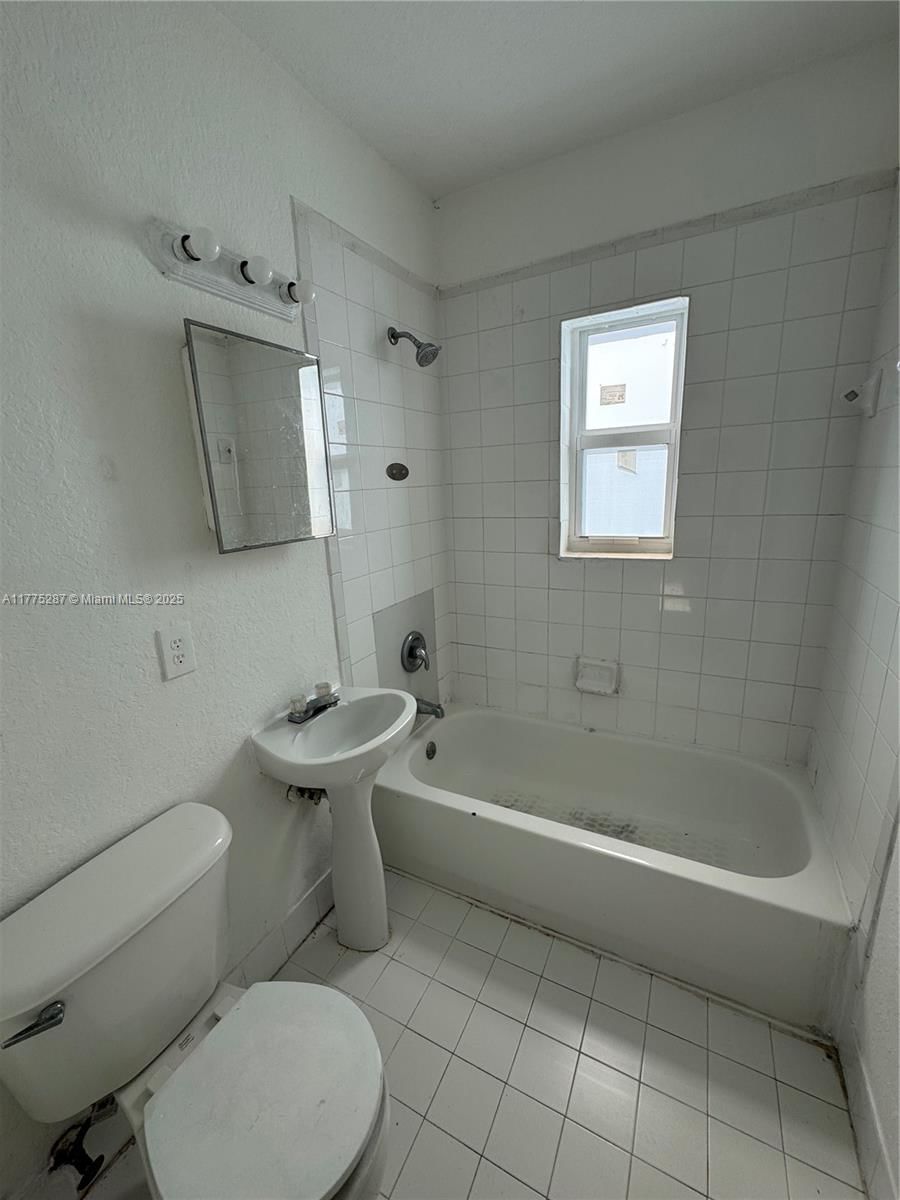 Real estate property located at 8456 4th Ct #8456, Miami-dade, Sunset Palm Villas Condo, Miami, FL
