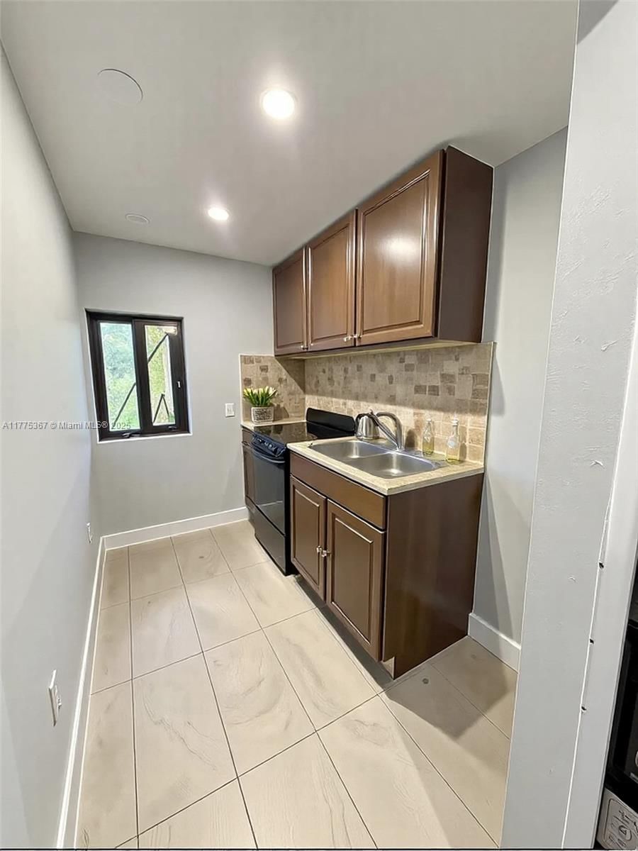 Real estate property located at 781 108th St, Miami-dade, Pinewood Park Extension, Miami, FL