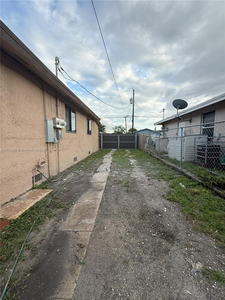Real estate property located at 781 108th St, Miami-dade, Pinewood Park Extension, Miami, FL