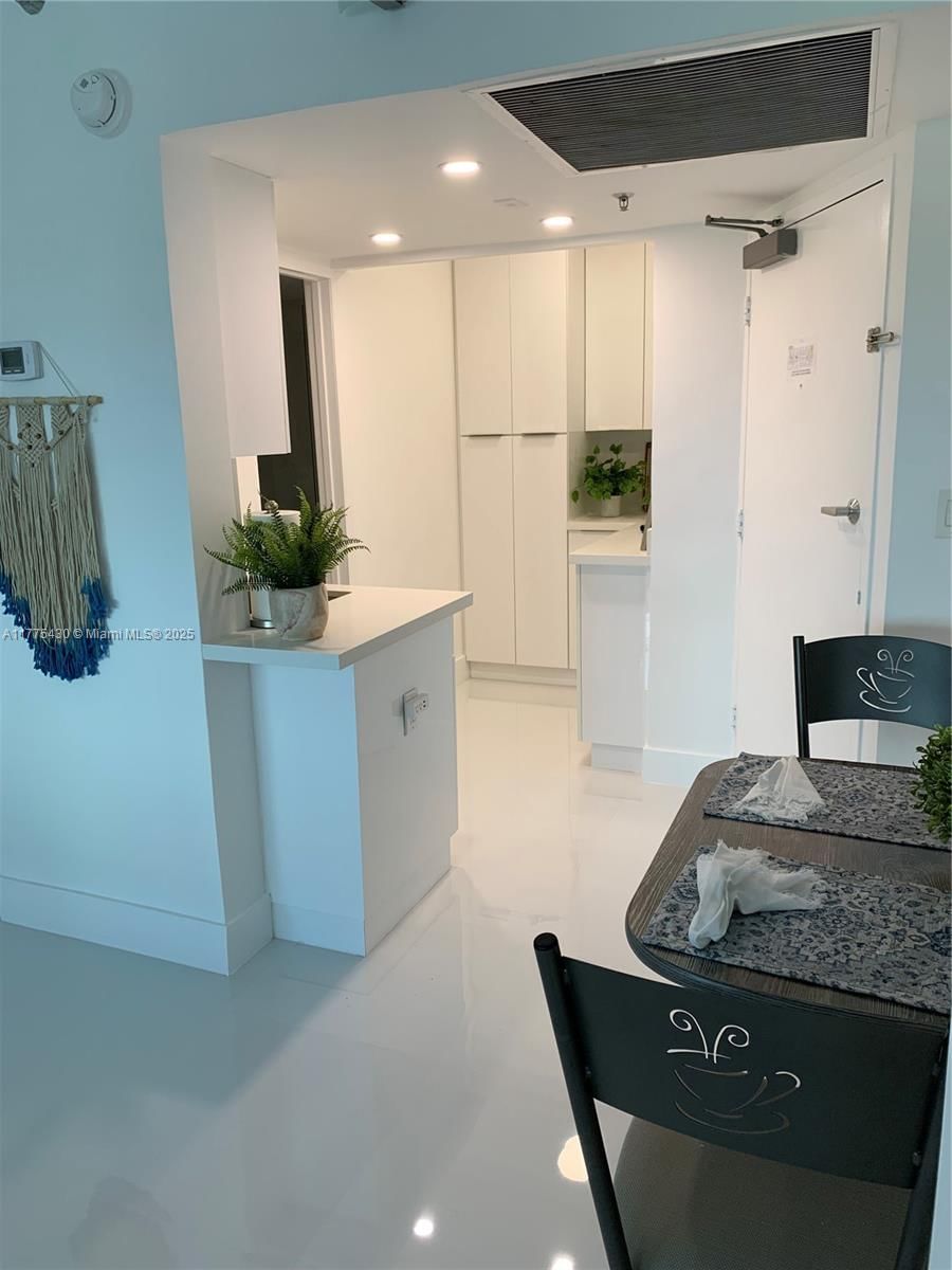 Real estate property located at 5445 Collins Ave #1520, Miami-dade, Castle Beach Club Condo, Miami Beach, FL