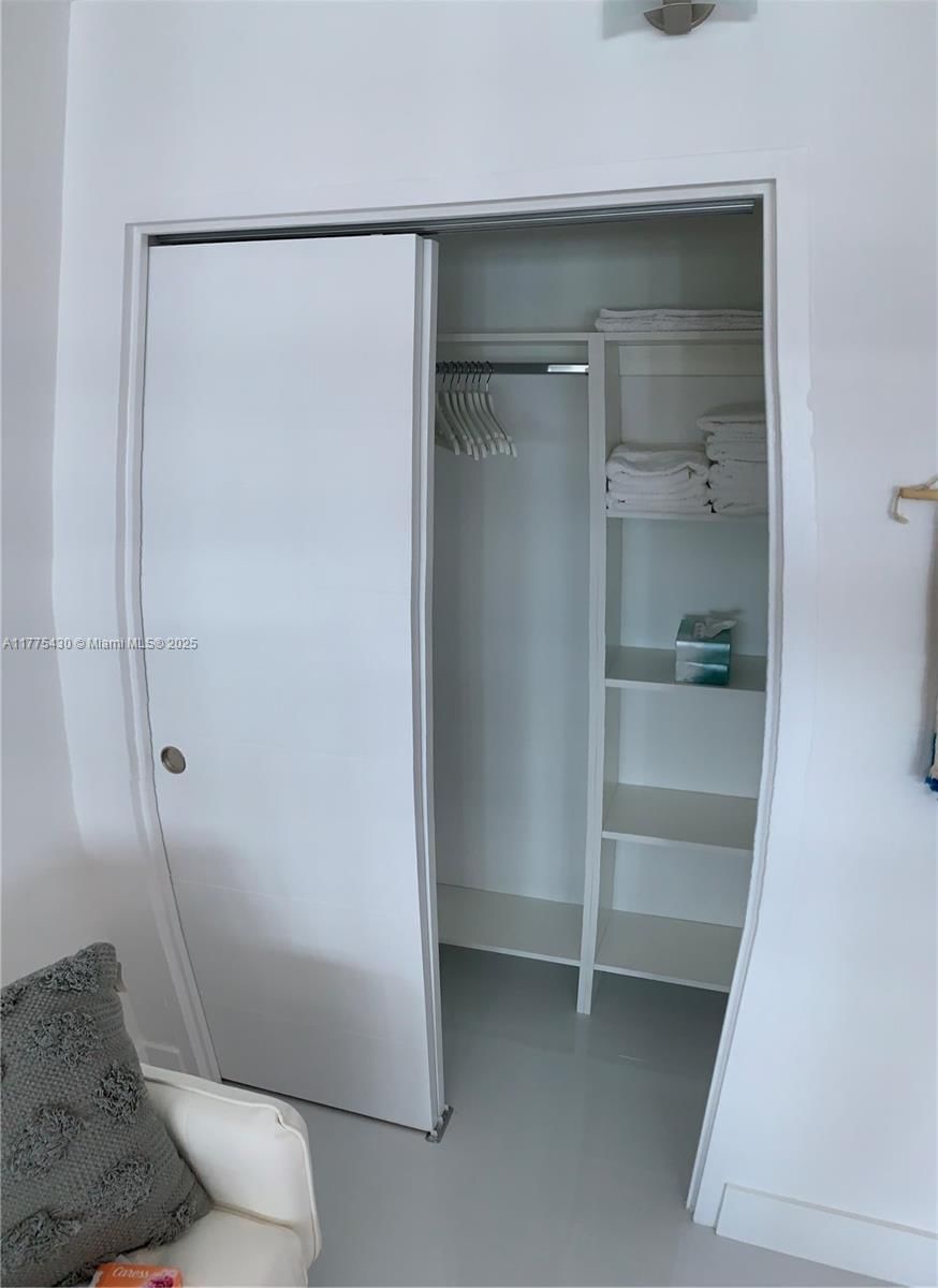 Real estate property located at 5445 Collins Ave #1520, Miami-dade, Castle Beach Club Condo, Miami Beach, FL