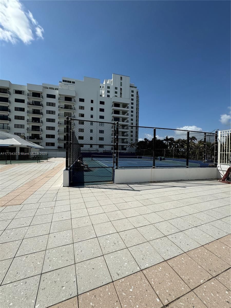 Real estate property located at 5445 Collins Ave #1520, Miami-dade, Castle Beach Club Condo, Miami Beach, FL
