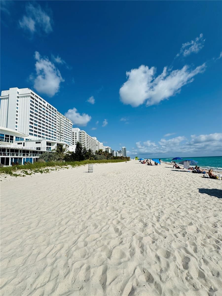 Real estate property located at 5445 Collins Ave #1520, Miami-dade, Castle Beach Club Condo, Miami Beach, FL