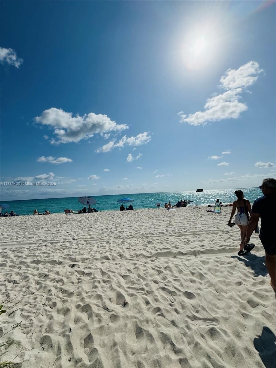Real estate property located at 5445 Collins Ave #1520, Miami-dade, Castle Beach Club Condo, Miami Beach, FL