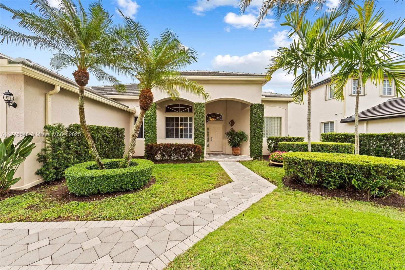 Real estate property located at 821 Crestview Cir, Broward, Sector 3 - Parcels H I J, Weston, FL