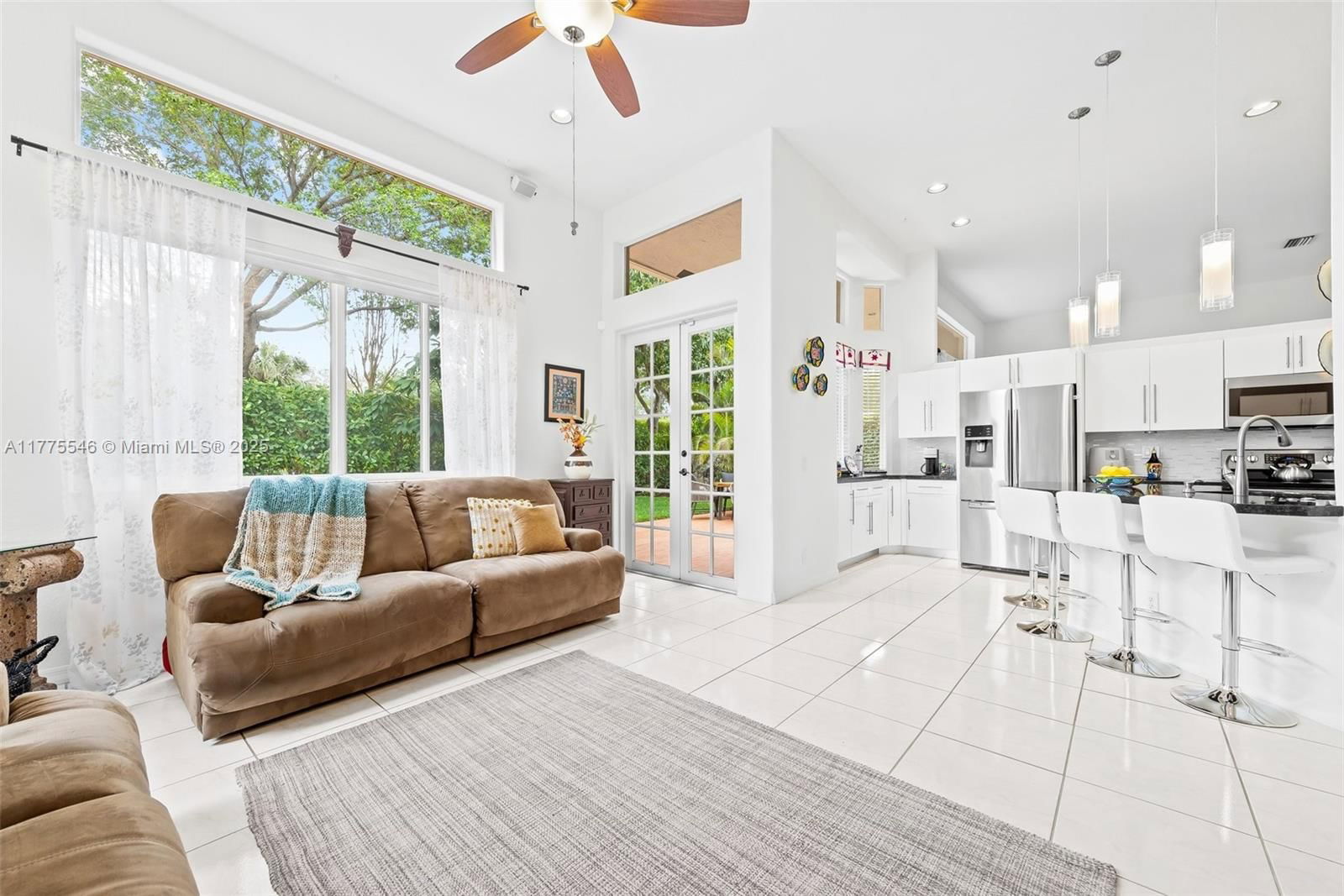 Real estate property located at 821 Crestview Cir, Broward, Sector 3 - Parcels H I J, Weston, FL