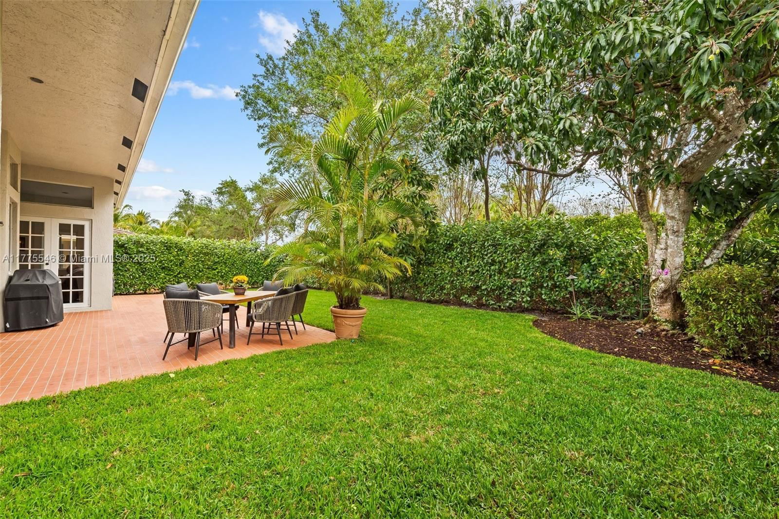 Real estate property located at 821 Crestview Cir, Broward, Sector 3 - Parcels H I J, Weston, FL