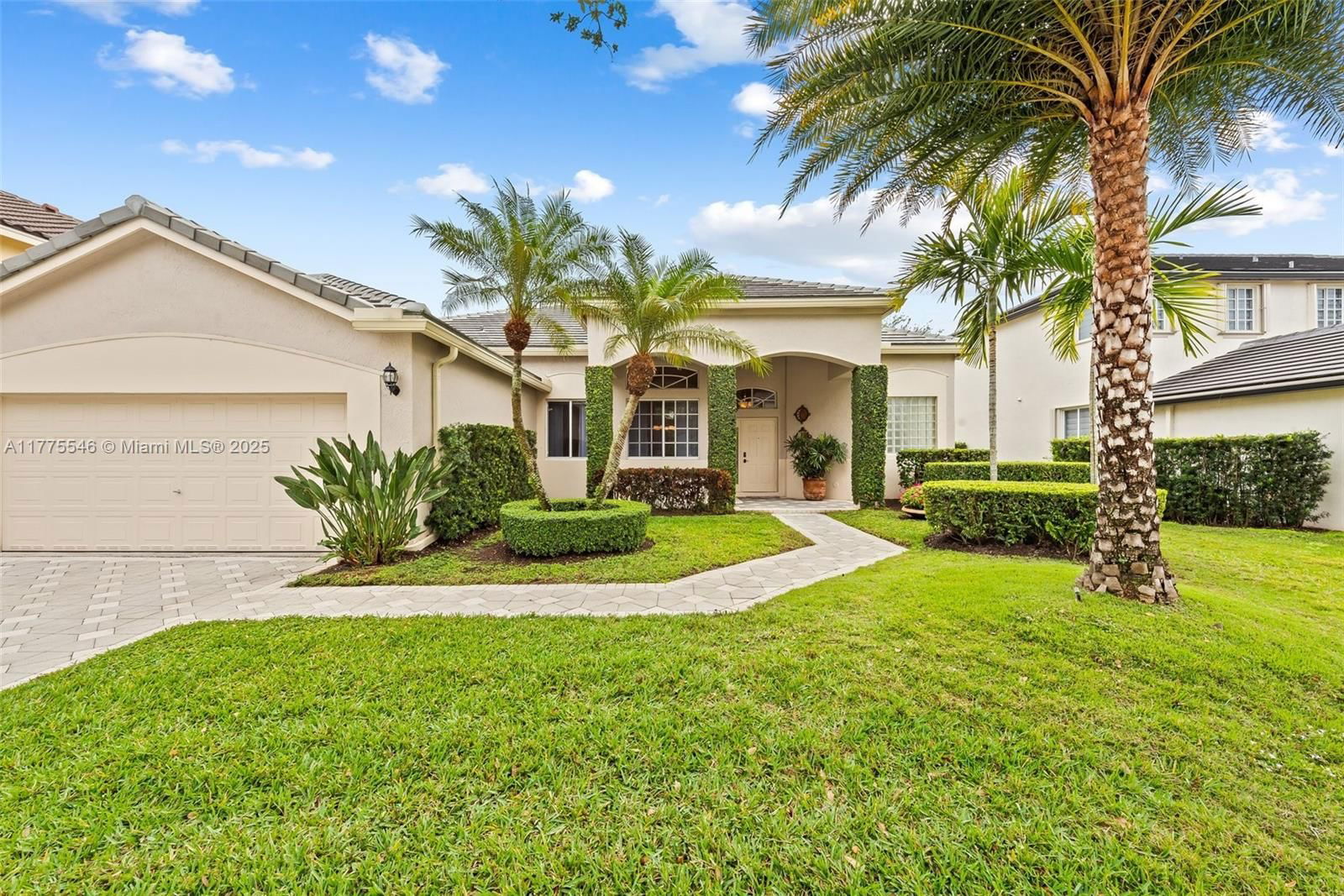 Real estate property located at 821 Crestview Cir, Broward, Sector 3 - Parcels H I J, Weston, FL