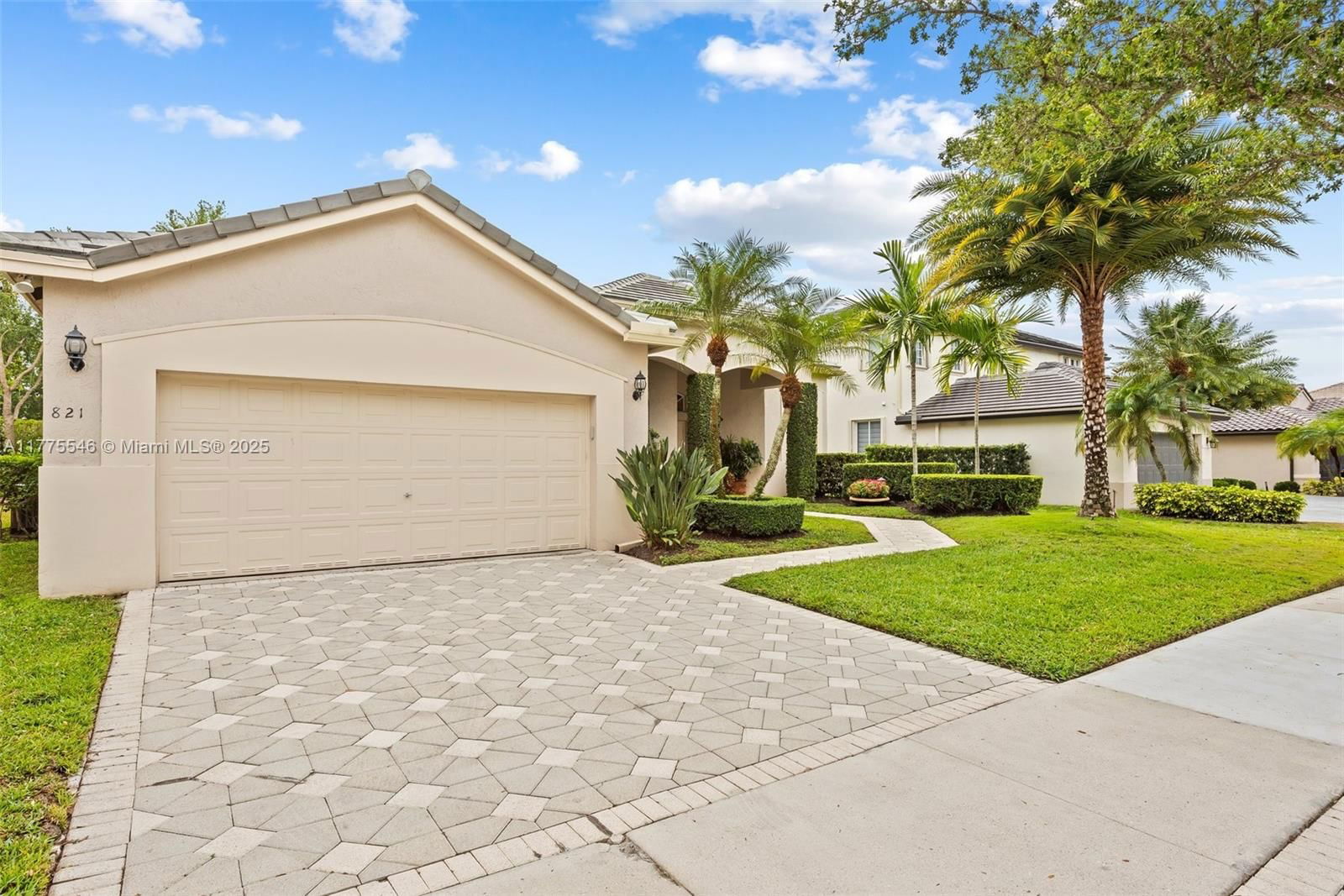 Real estate property located at 821 Crestview Cir, Broward, Sector 3 - Parcels H I J, Weston, FL