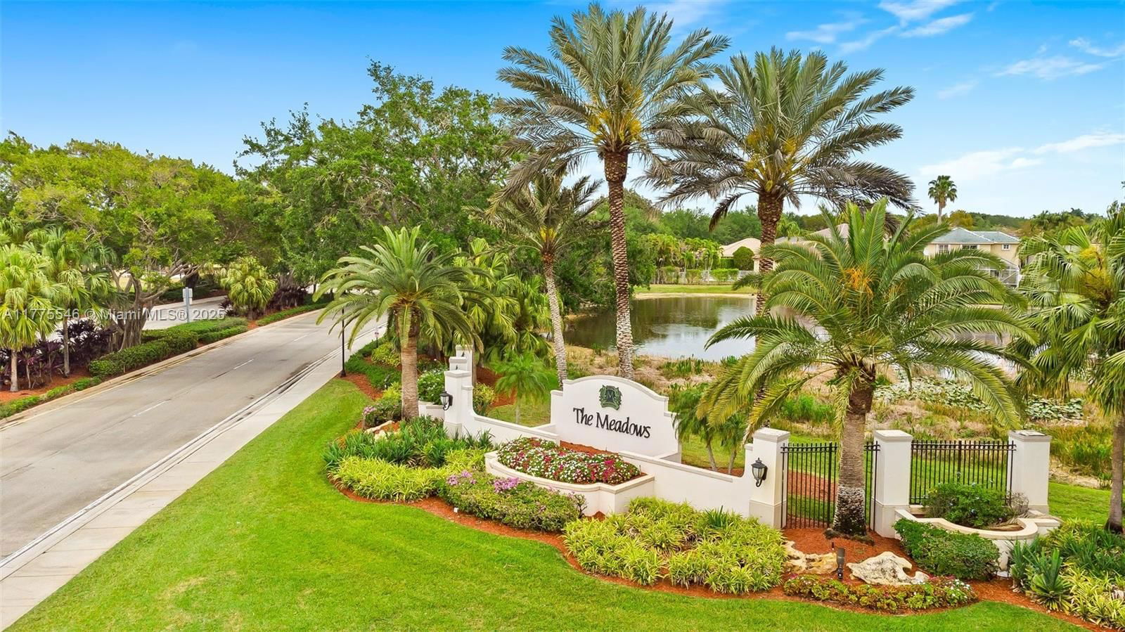Real estate property located at 821 Crestview Cir, Broward, Sector 3 - Parcels H I J, Weston, FL
