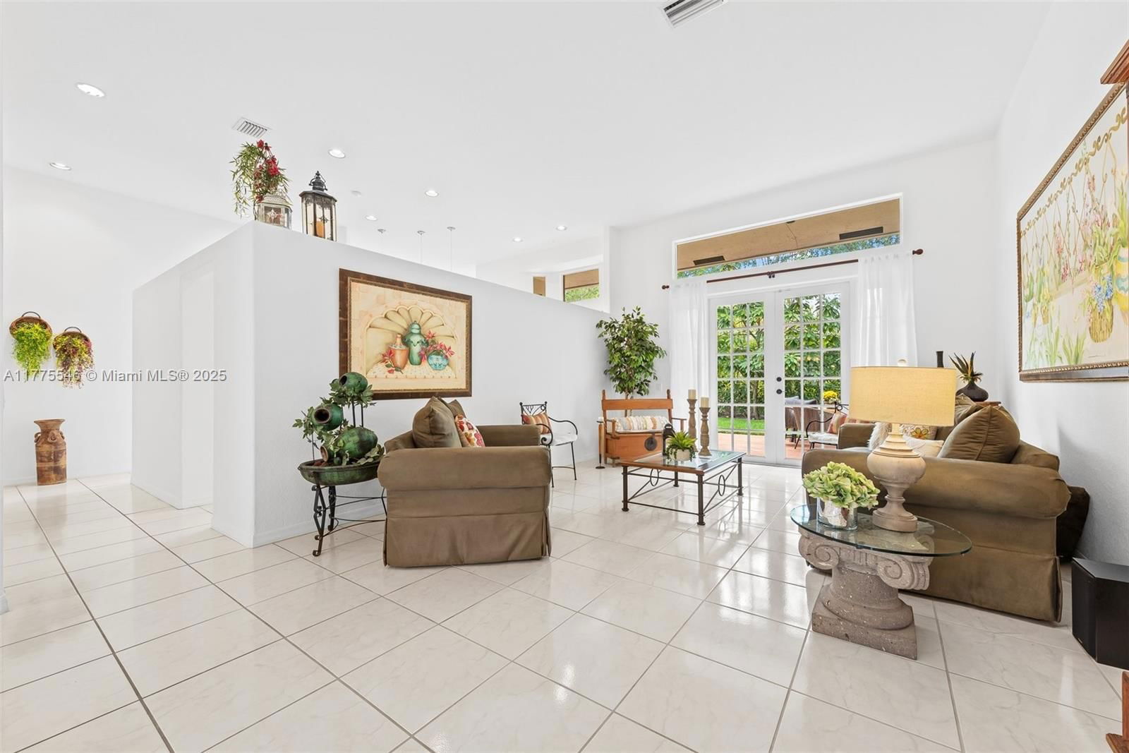 Real estate property located at 821 Crestview Cir, Broward, Sector 3 - Parcels H I J, Weston, FL