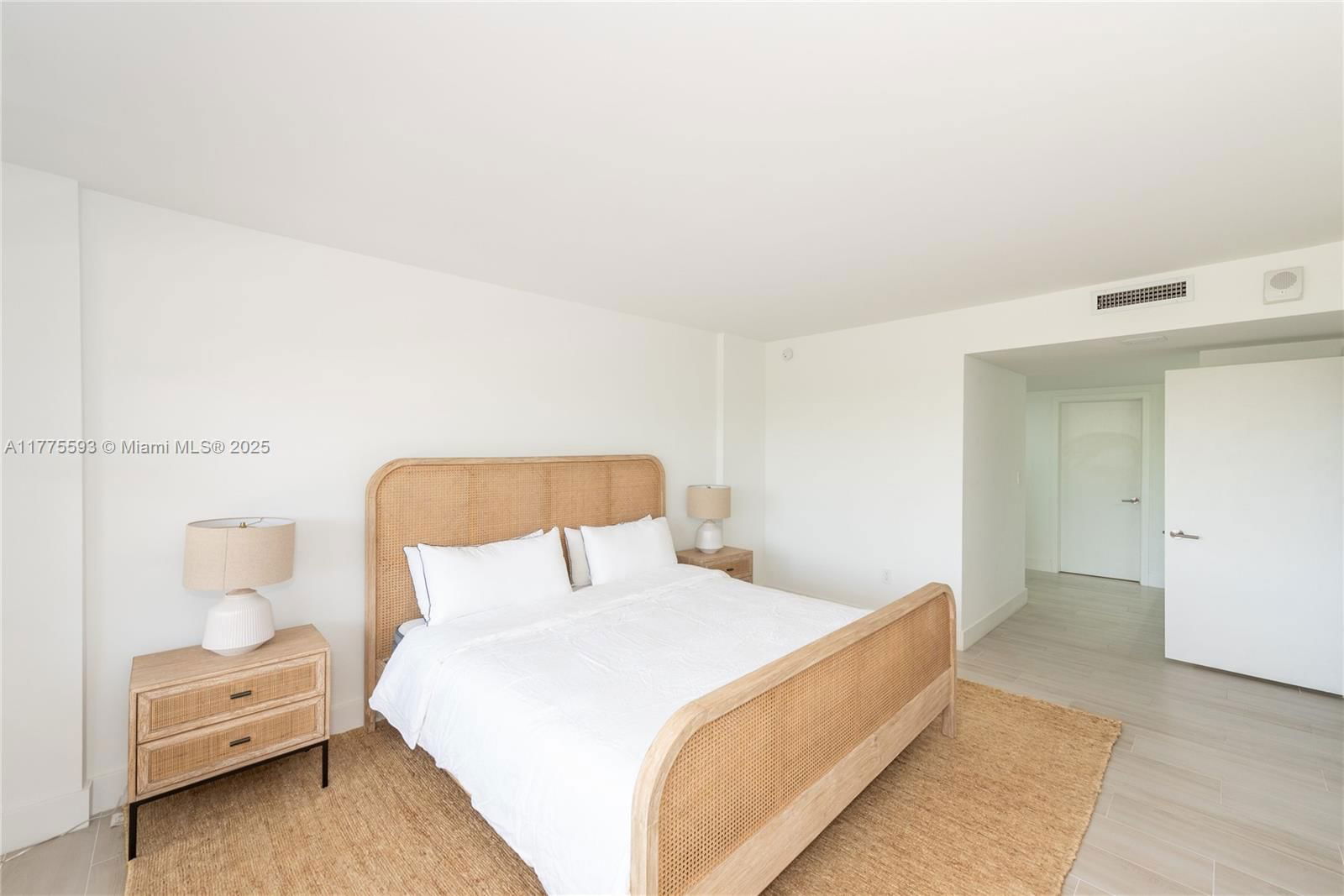Real estate property located at 155 Ocean Lane Dr #404, Miami-dade, Commodore Club West Condo, Key Biscayne, FL