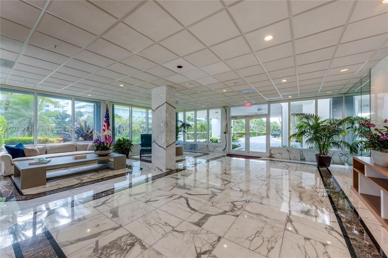Real estate property located at 155 Ocean Lane Dr #404, Miami-dade, Commodore Club West Condo, Key Biscayne, FL