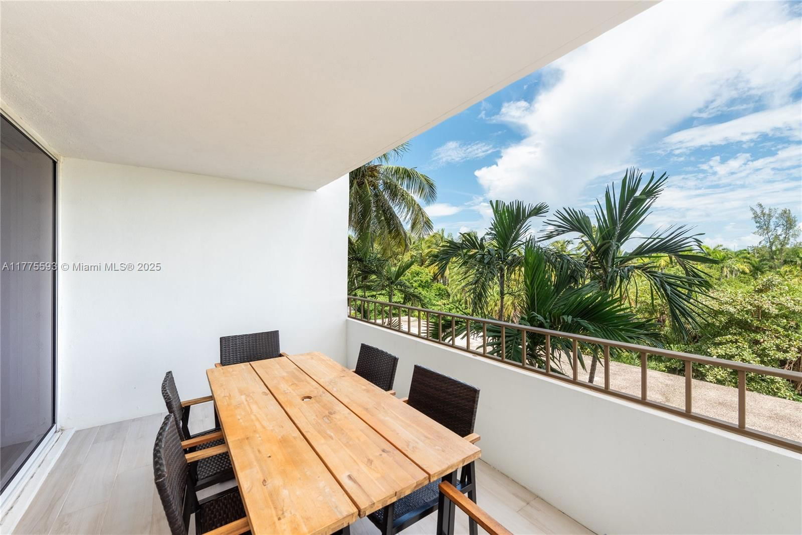 Real estate property located at 155 Ocean Lane Dr #404, Miami-dade, Commodore Club West Condo, Key Biscayne, FL
