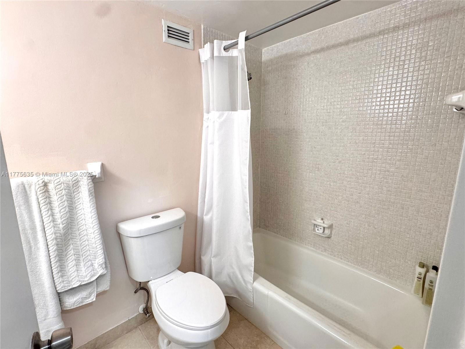 Real estate property located at 2899 Collins Ave #550, Miami-dade, Triton Tower Condo, Miami Beach, FL
