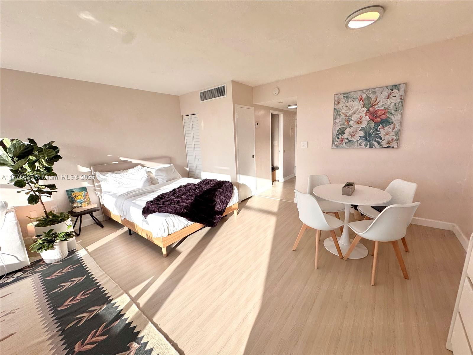 Real estate property located at 2899 Collins Ave #550, Miami-dade, Triton Tower Condo, Miami Beach, FL