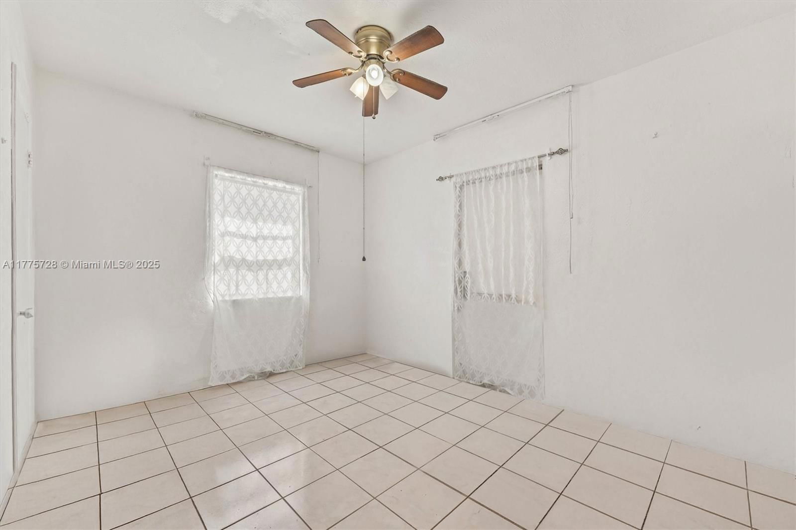 Real estate property located at 810 West Dr, Miami-dade, Opa Locka Pl No 3, Opa-Locka, FL